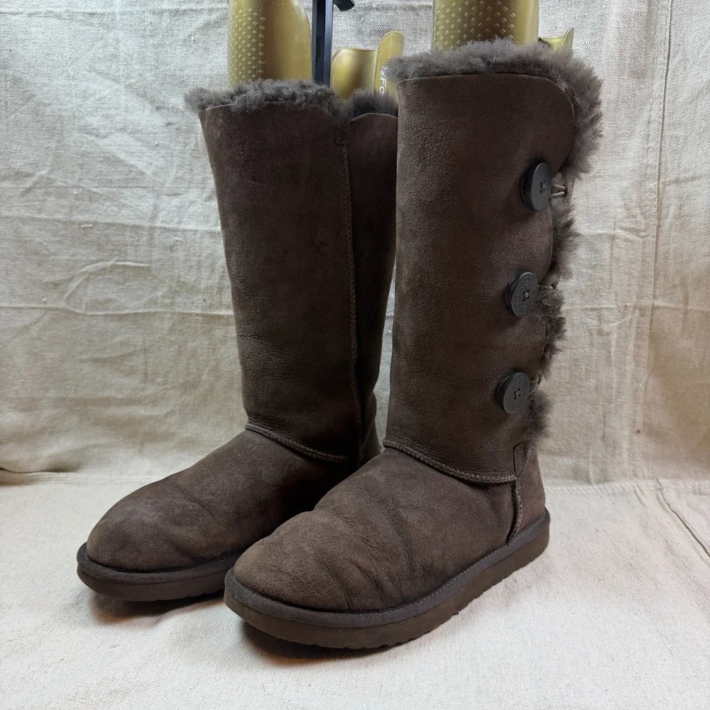 Ugg Boots Leather Upper Sheepskin Lining Brown Womens Size 9